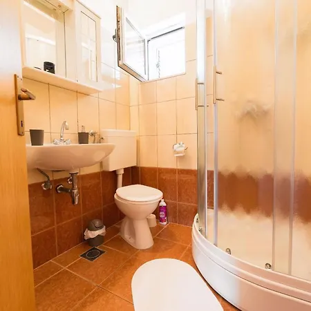 Fuer 4 Personen Ca 50 Qm In Srima, Dalmatien Norddalmatien Srima