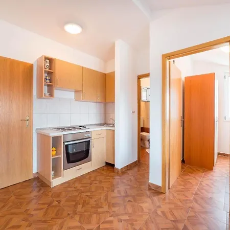Daire Fuer 4 Personen Ca 50 Qm In Srima, Dalmatien Norddalmatien *