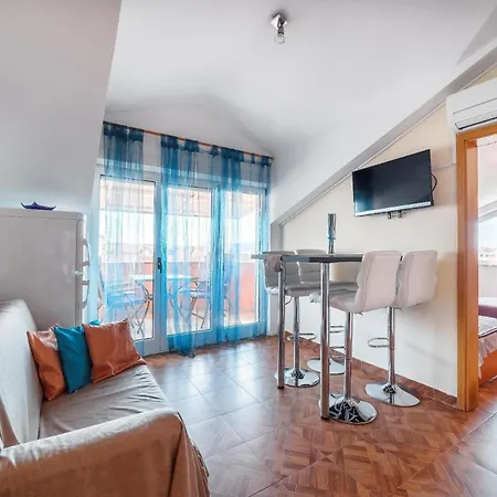 Fuer 4 Personen Ca 50 Qm In Srima, Dalmatien Norddalmatien Srima