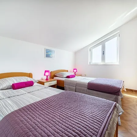 Daire Fuer 4 Personen Ca 50 Qm In Srima, Dalmatien Norddalmatien